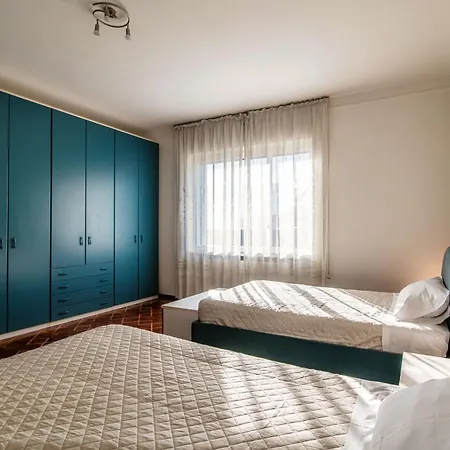 And View - Downtown Apartment *