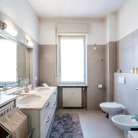 And View - Downtown Apartment