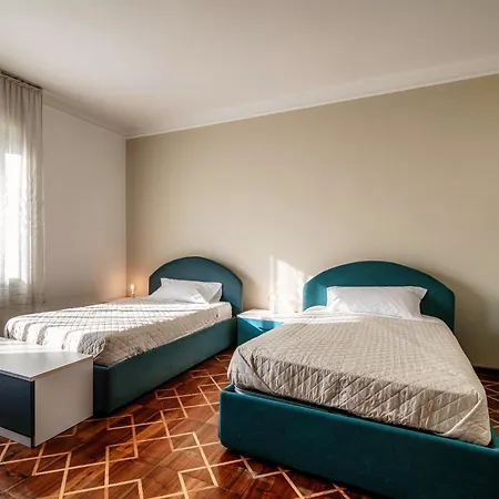 And View - Downtown Апартаменты *