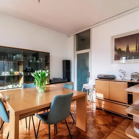 And View - Downtown * Côme